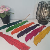 Suport ardere bețișoare parfumate, din lemn de mango, 24x1(cm), diverse culori